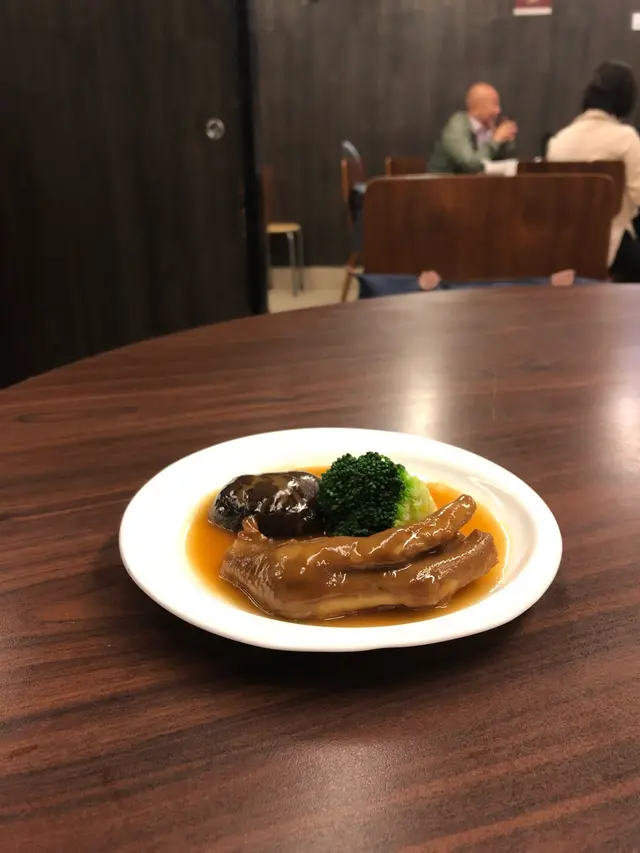 鮑汁花扒鵝掌