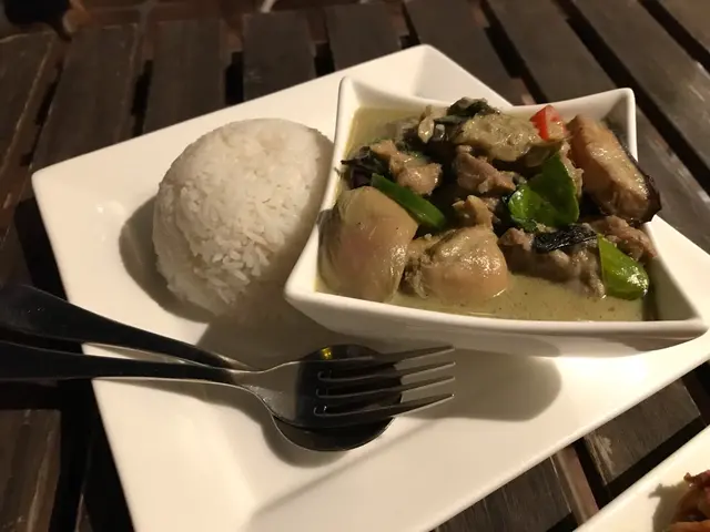 Green Curry Chicken with Rice