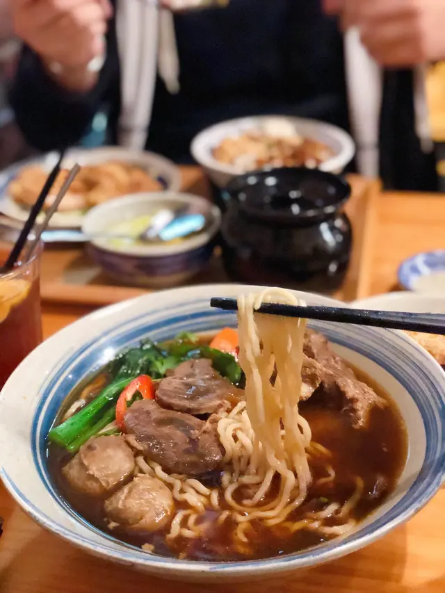 三盛紅燒牛肉麵