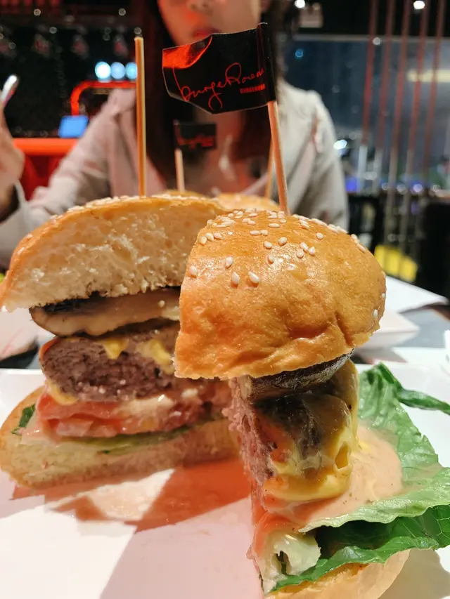 大啡菇牛肉漢堡🍔