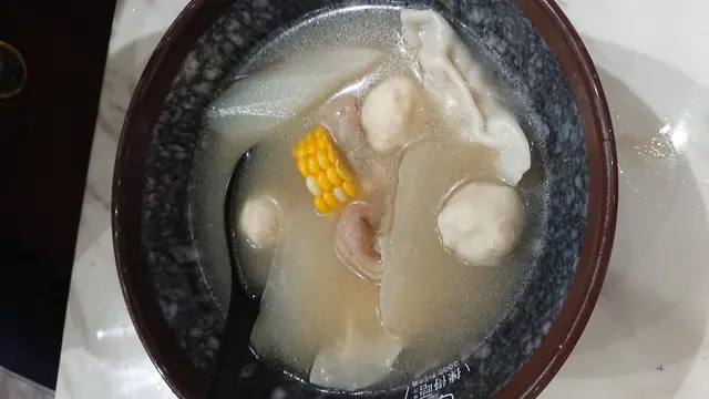 粟米 + 蘿蔔 + 魚蛋 + 餃子