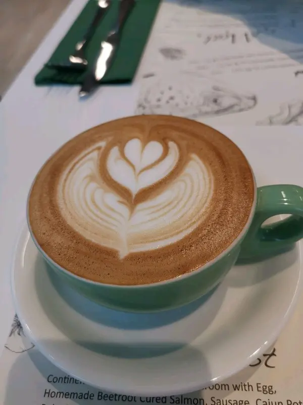 早餐份量充足，味道唔錯，價格略貴，但環境舒適，不防一試