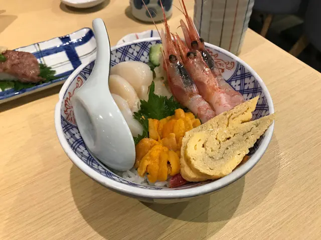 海膽三色丼