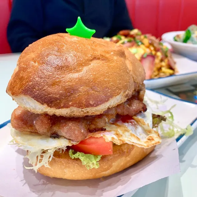 芝士煎蛋豬扒包