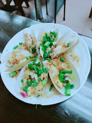 蒜蓉蒸象拔蚌