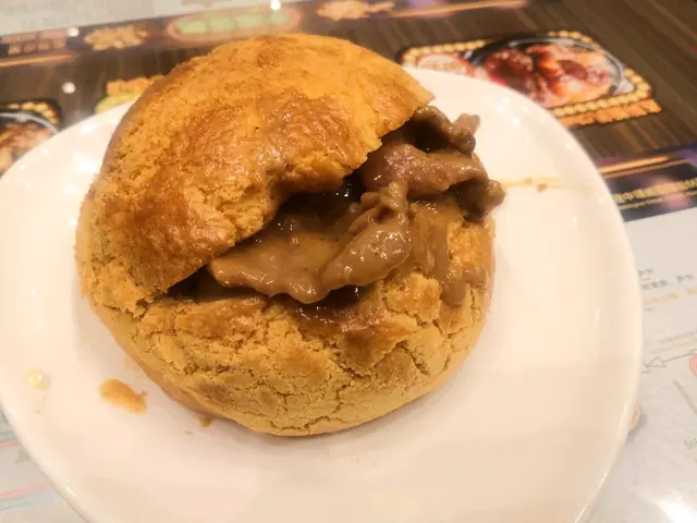 沙嗲牛肉菠蘿包