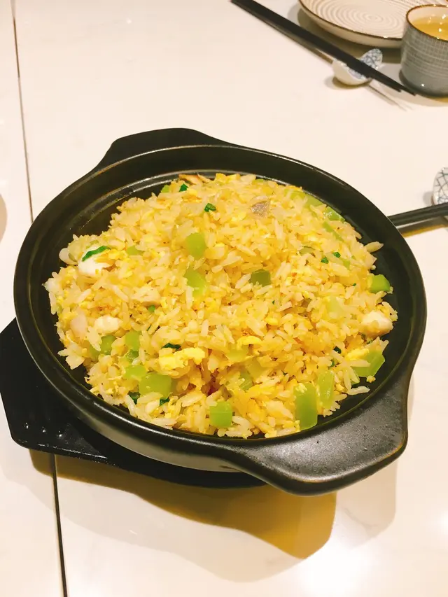 黃金姜米鱈魚粒炒飯