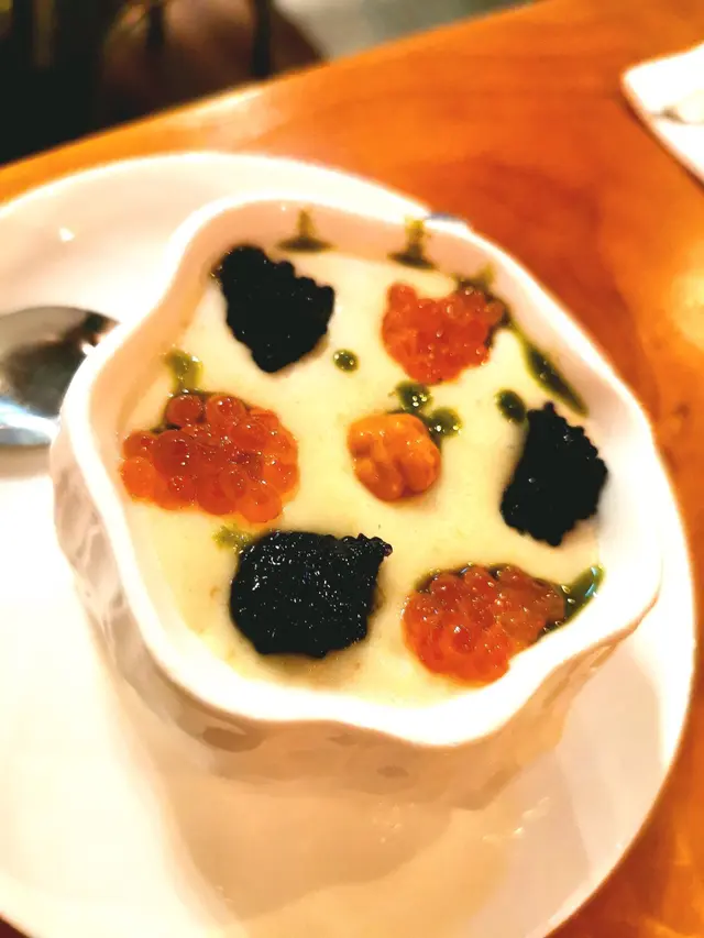 鹹雪魚慕絲,松葉蟹肉,魚子醬,三文魚子