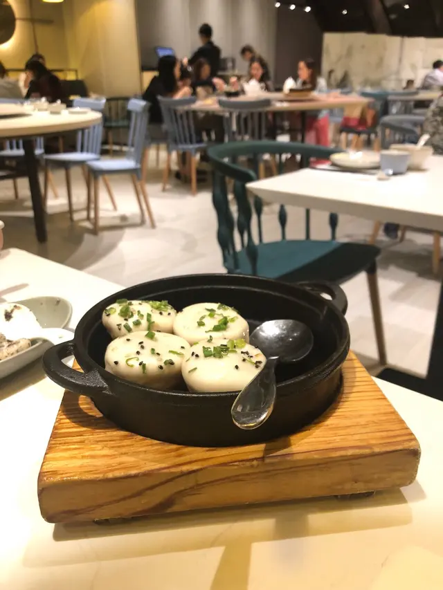 羅春閣爆汁生煎包