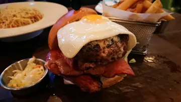 藍芝士牛肉漢堡