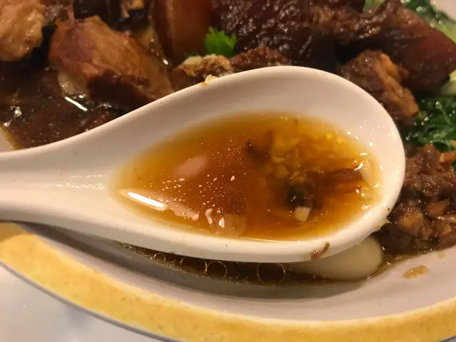 麻辣牛筋腩刀削麵 