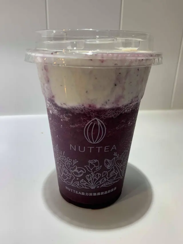 葡萄堅果奶蓋茶