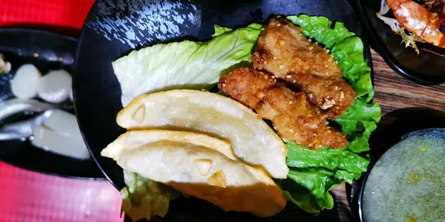 炸雞及煎餃子