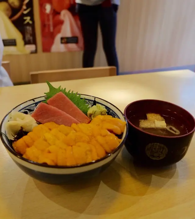 二色海膽吞拿魚腩丼