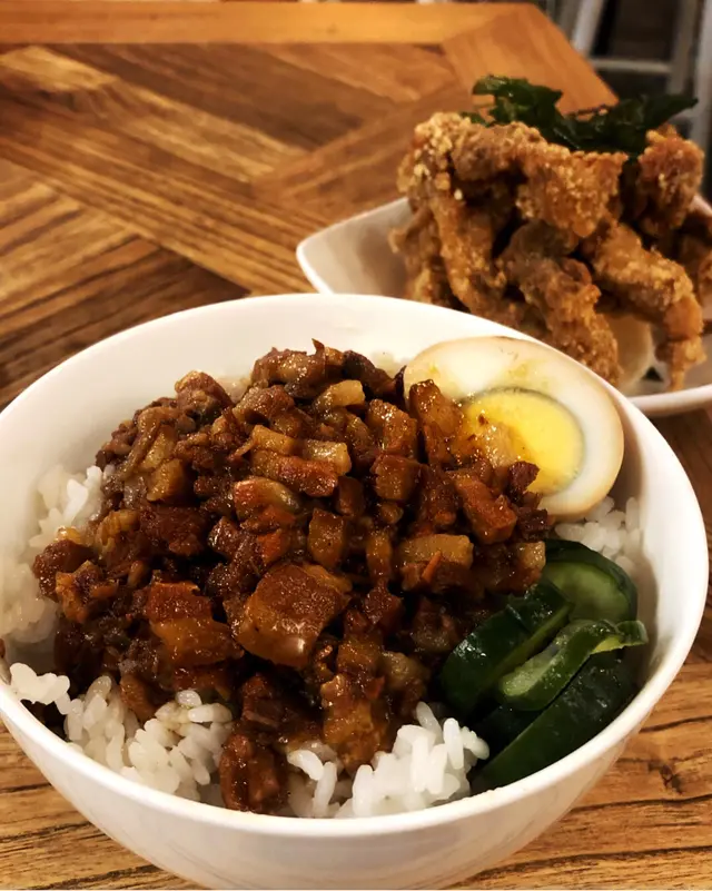 鹽酥雞滷肉飯