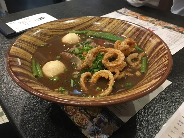 頂級安格斯牛肉船湯金邊粉