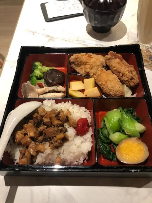 鹽酥雞翼魯肉便當