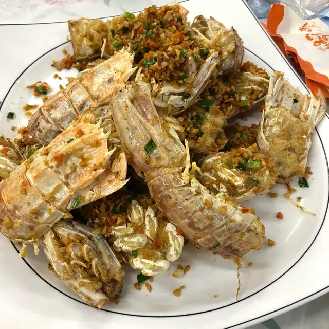 椒鹽香口，瀨尿蝦大隻鮮味。
