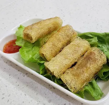 炸海鮮春卷 (四條)