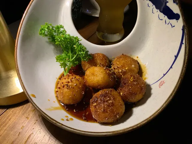 紅䉫麥做外皮脆脆內裹糯米鬆軟又不太甜😋😋😋