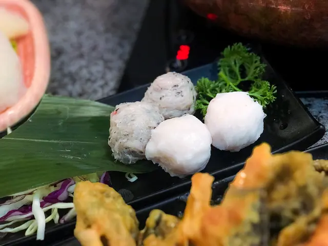 鵝肝墨魚丸拼黑松露蝦丸