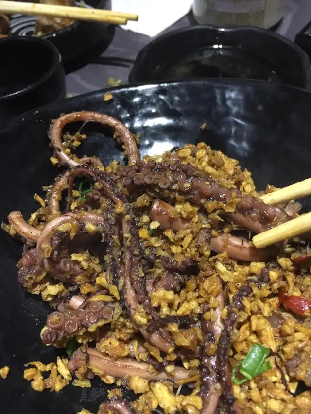 避風塘炒魷魚鬚