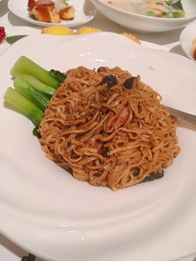 松露野菌炆伊麵