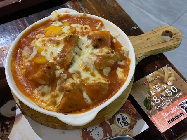 芝士蜜桃去骨雞腿焗飯