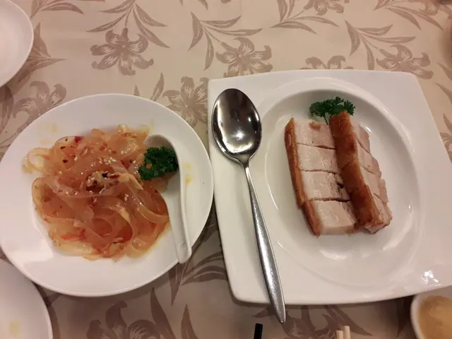 特價小食 3人可點1款
雞絲1條 粉皮未煮透 硬👎