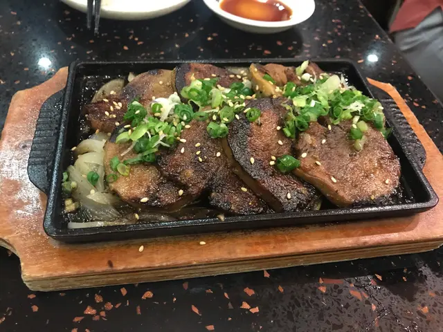 鐵板煎鬆軟牛舌