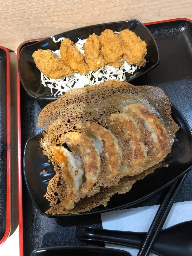 單骨雞翼/大阪王將餃子