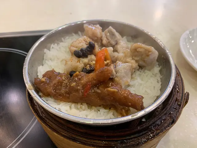 鳳爪排骨飯