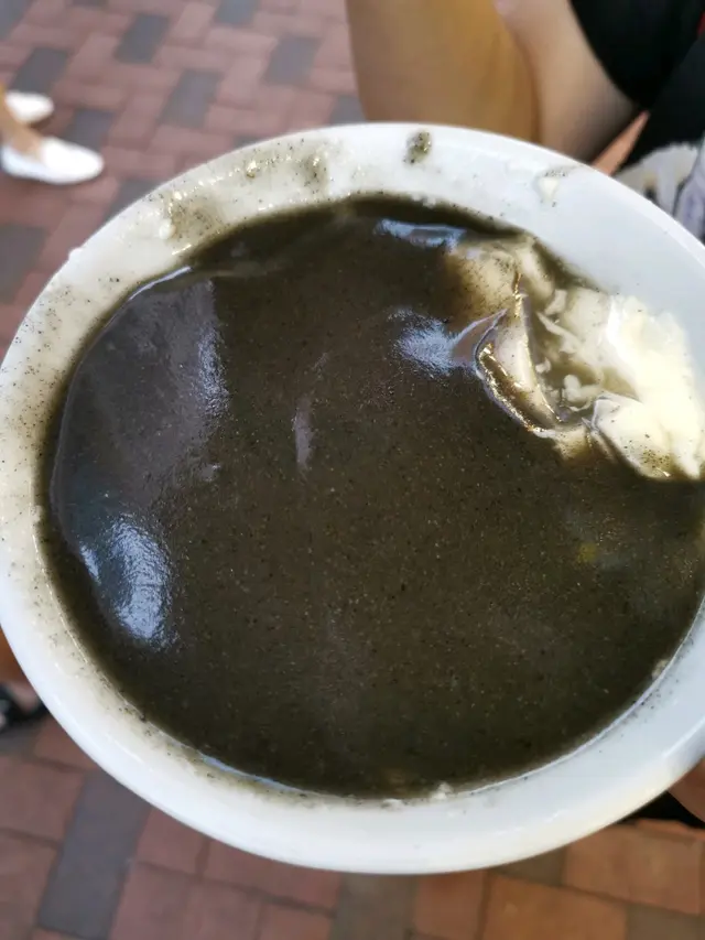 芝麻糊豆腐花