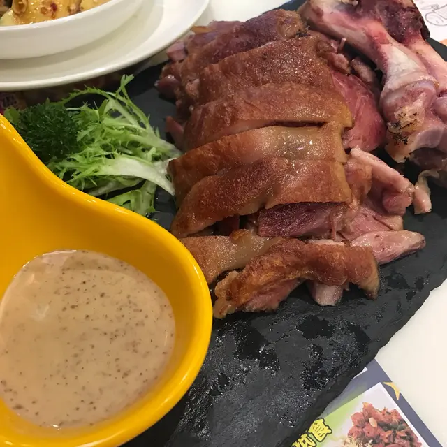 以麻醬點豬手