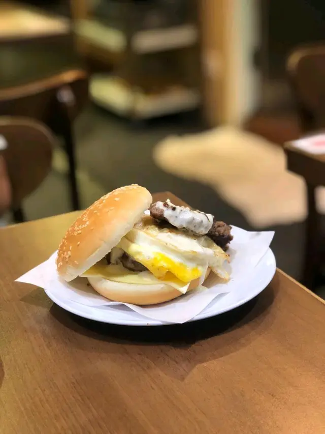 雙層漢堡芝士蛋包