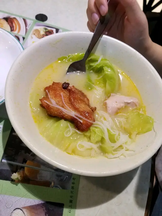 下午茶雞扒米粉