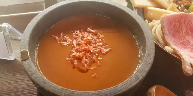 慢煮A4和牛叉燒.濃蝦湯沾麵