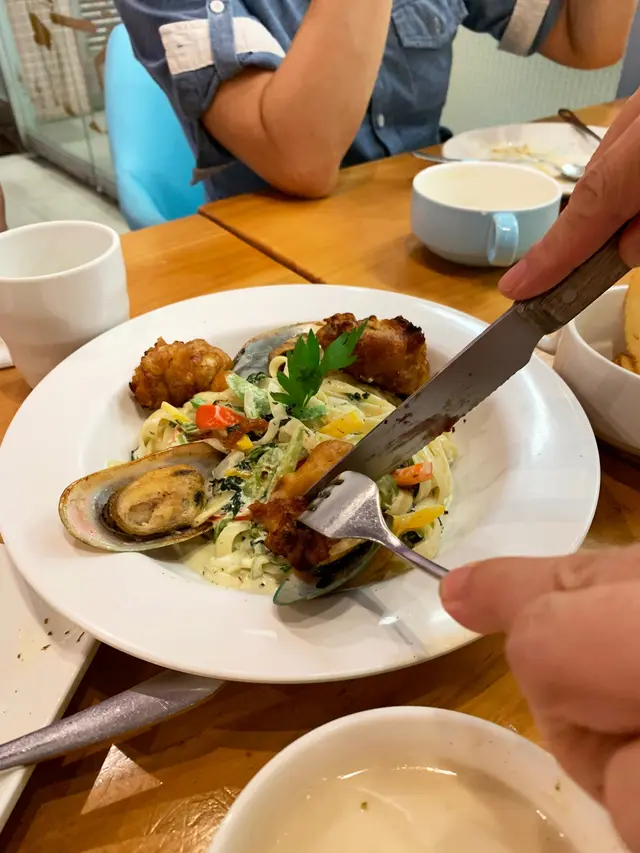 忌廉汁菠菜廣島蠔青口闊條麵