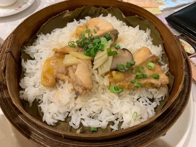 籠仔蒸雞飯