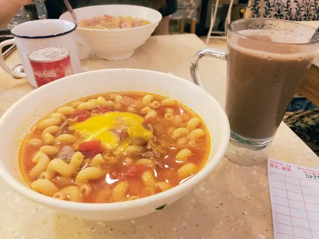 芝士牛肉濃茄湯通粉 配熱阿華田