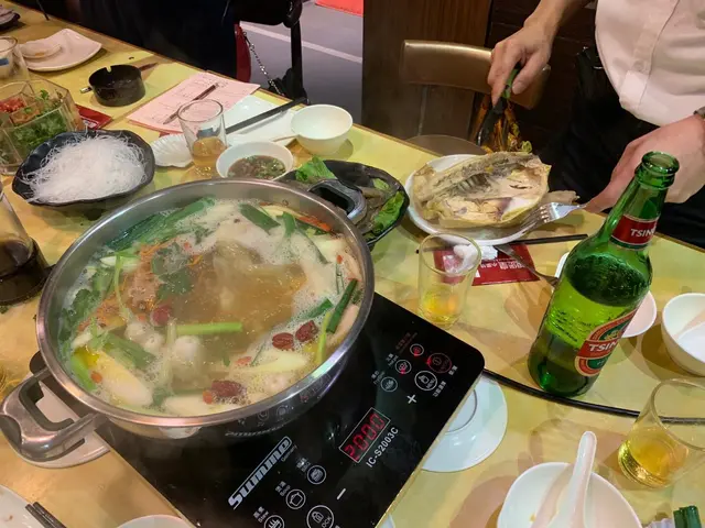 剛剛飲完湯之後，再食嫩滑的雞肉
