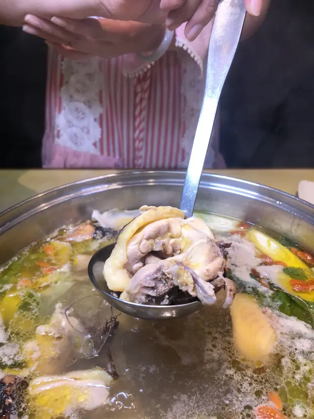 雞肉非常嫩滑同埋好有雞味