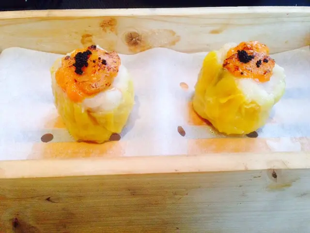 黑珍珠海膽燒賣