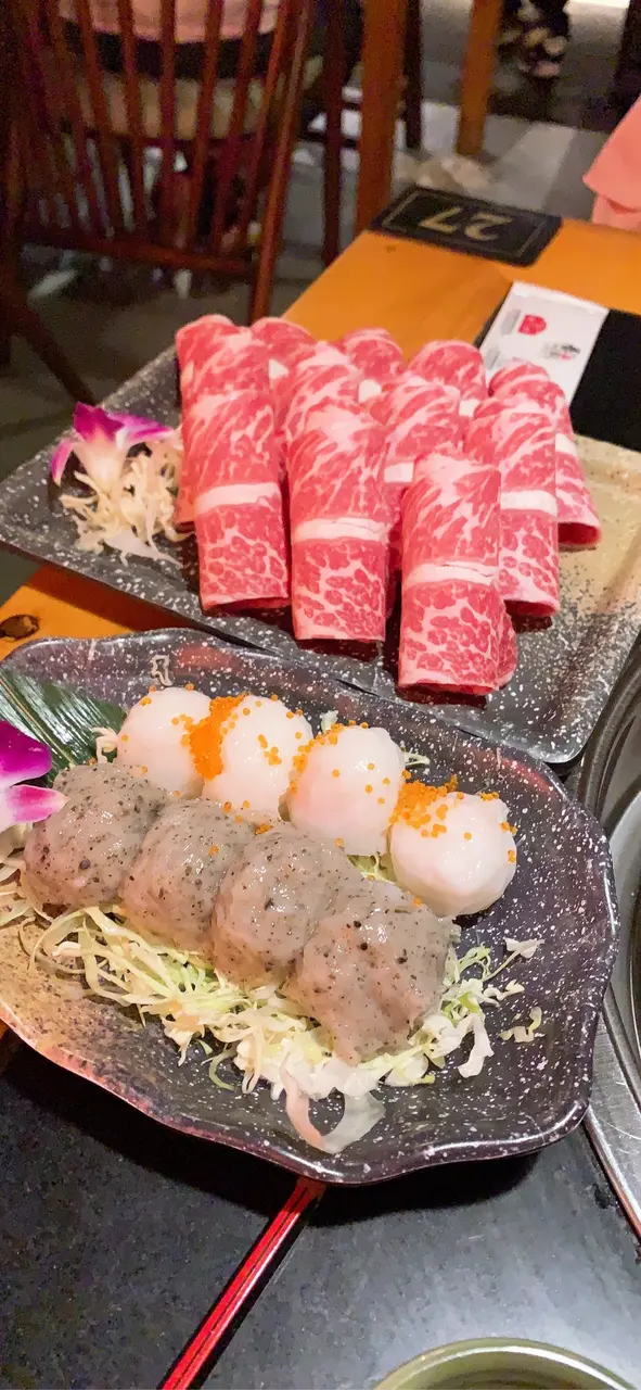 丸是非常新鮮，鵝肝墨丸新嘗試新配搭，非常吸引而且非常彈牙。另外黑松露蝦丸亦非常吸引，龍龍的黑松露味道和蝦丸的味道，互相配合，鮮味。