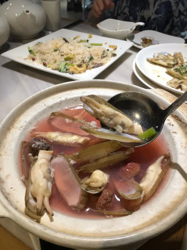 紅菇鮮蟶湯($198兩款)