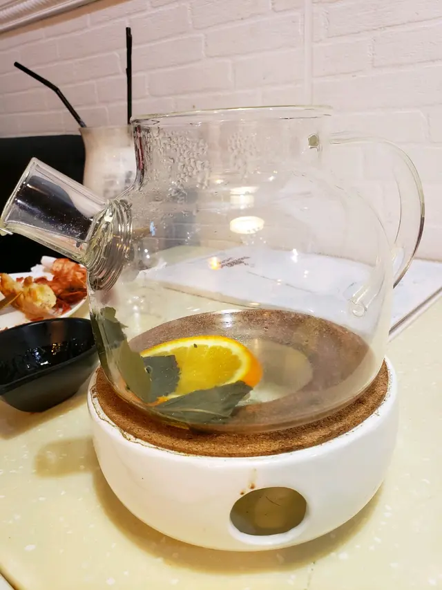 只有果汁，幾粒迷你火龍果，幾粒藍梅同埋圖中