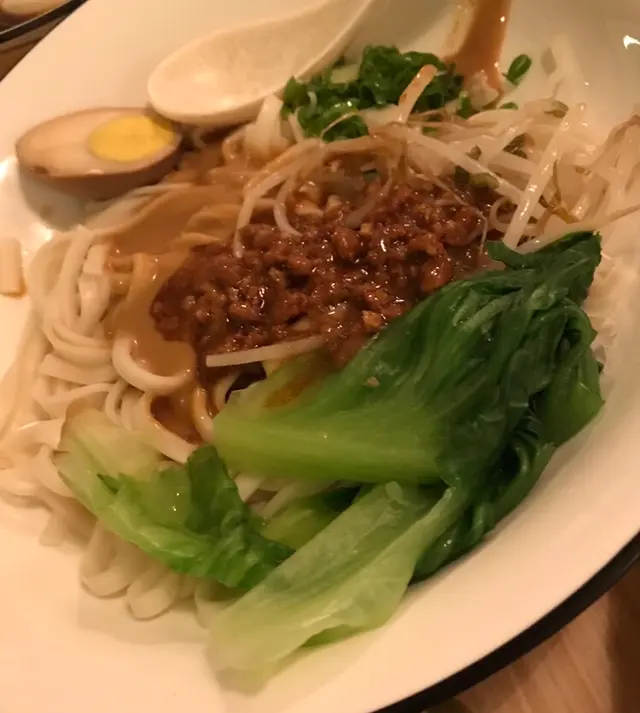 香腸麻辣乾伴麵