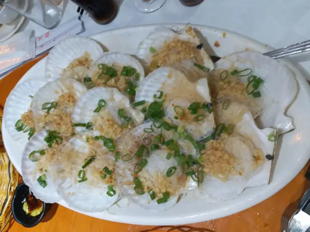 蒜蓉粉絲蒸扇貝