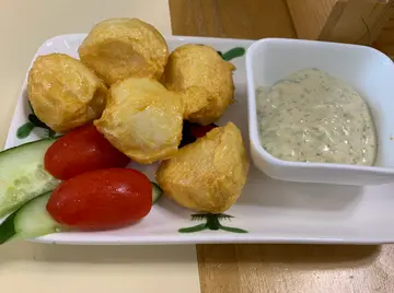 炸靚魚蛋