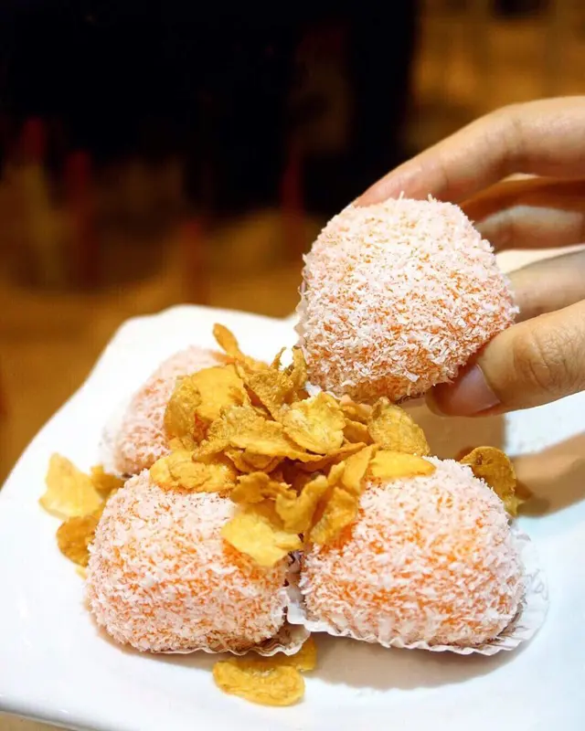 芒果糯米糍四粒+粟米脆脆